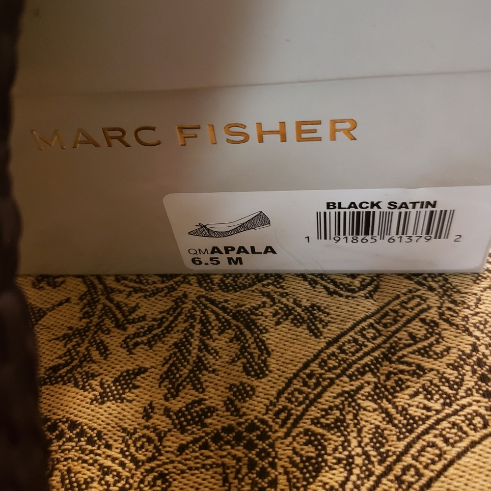 Marc Fisher QM ApLa women Black Satin flats